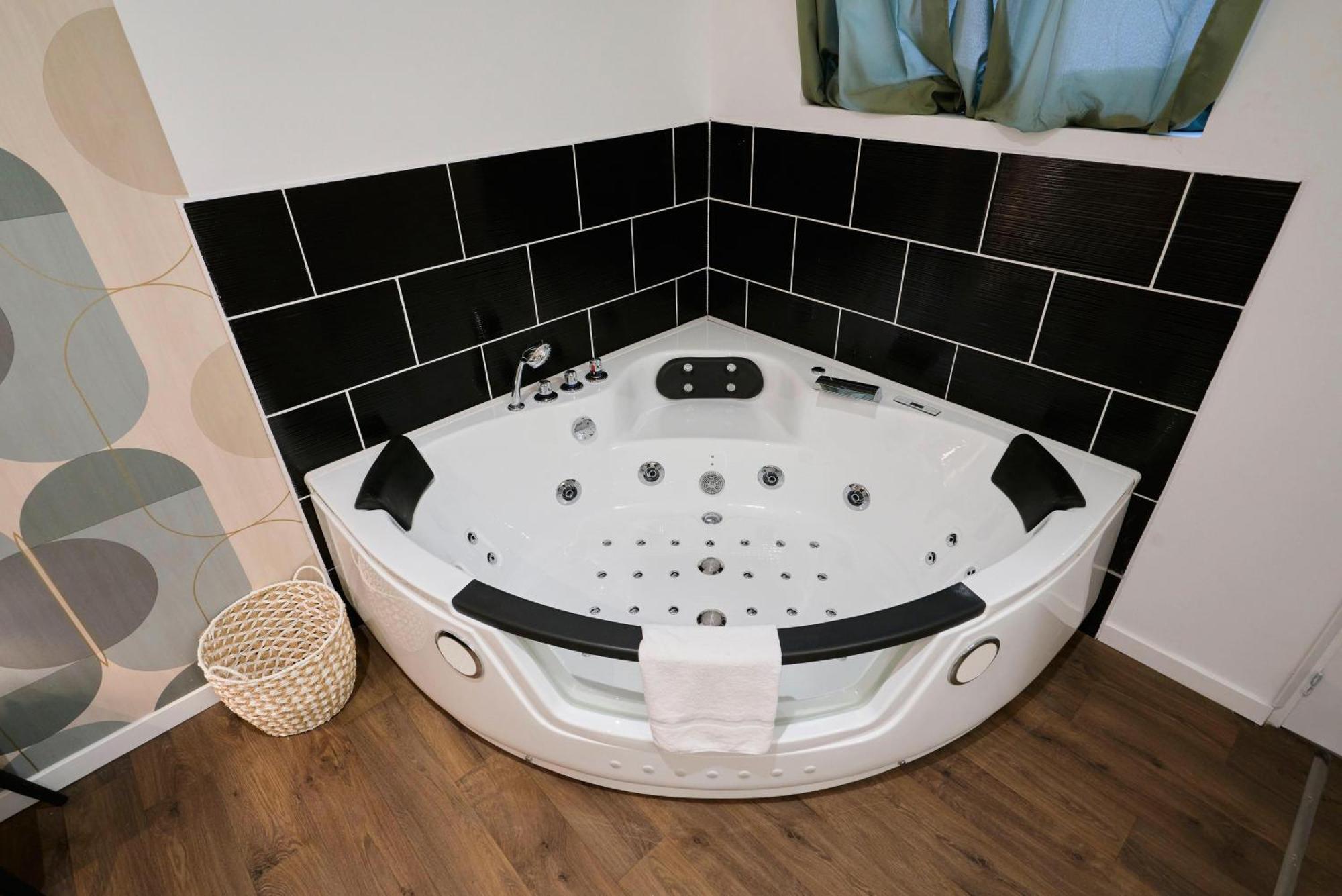 Apartmán Ng Prestige - Miln 1 - Balneo - Wifi & Netflix Roubaix Exteriér fotografie